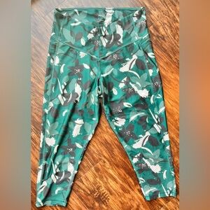 PUMA Green and Black Patterned Leggings with Pockets